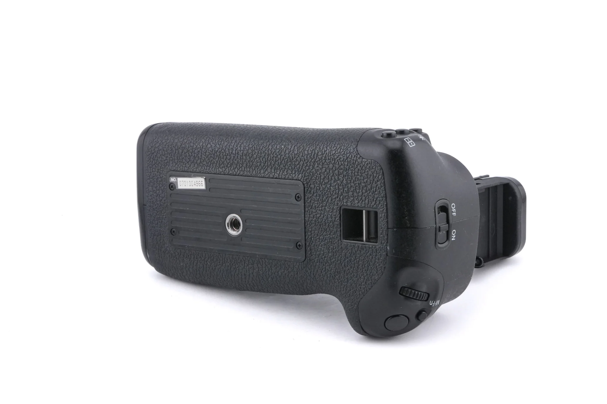 Canon BG-E11 Battery Grip - Image 3