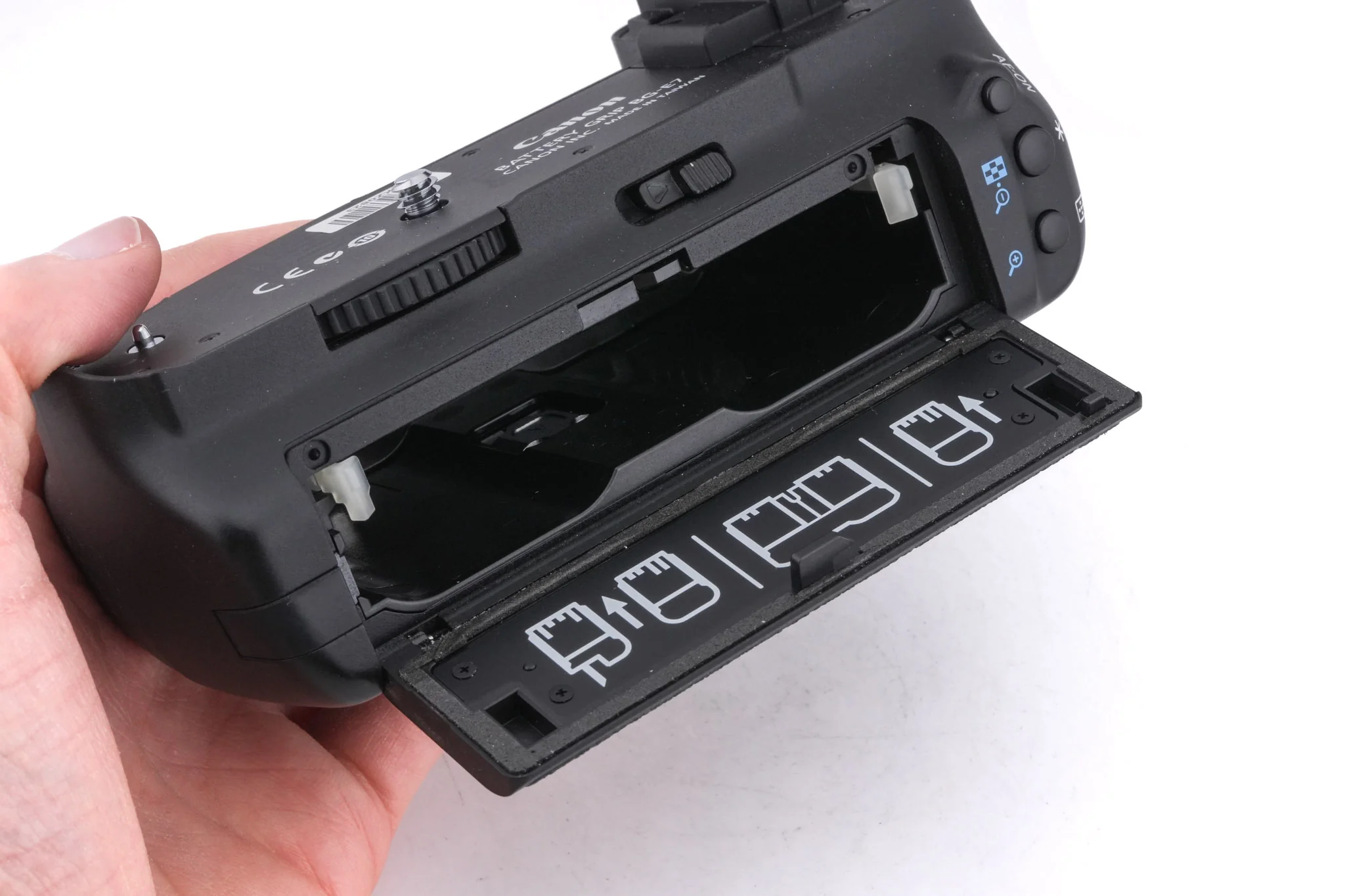 Canon BG-E7 Battery Grip - Image 5