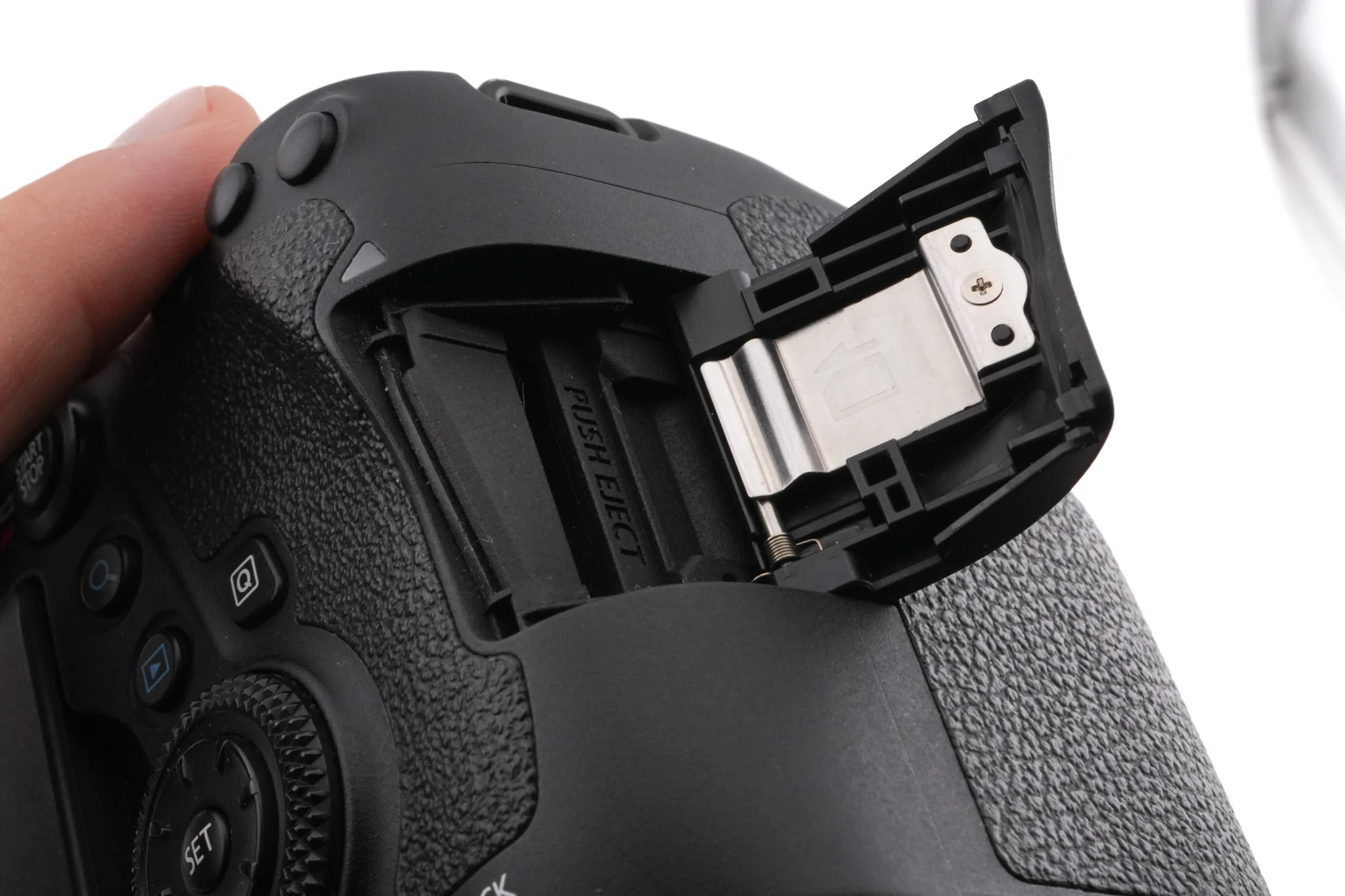 Canon EOS 6D Mark II - Image 8