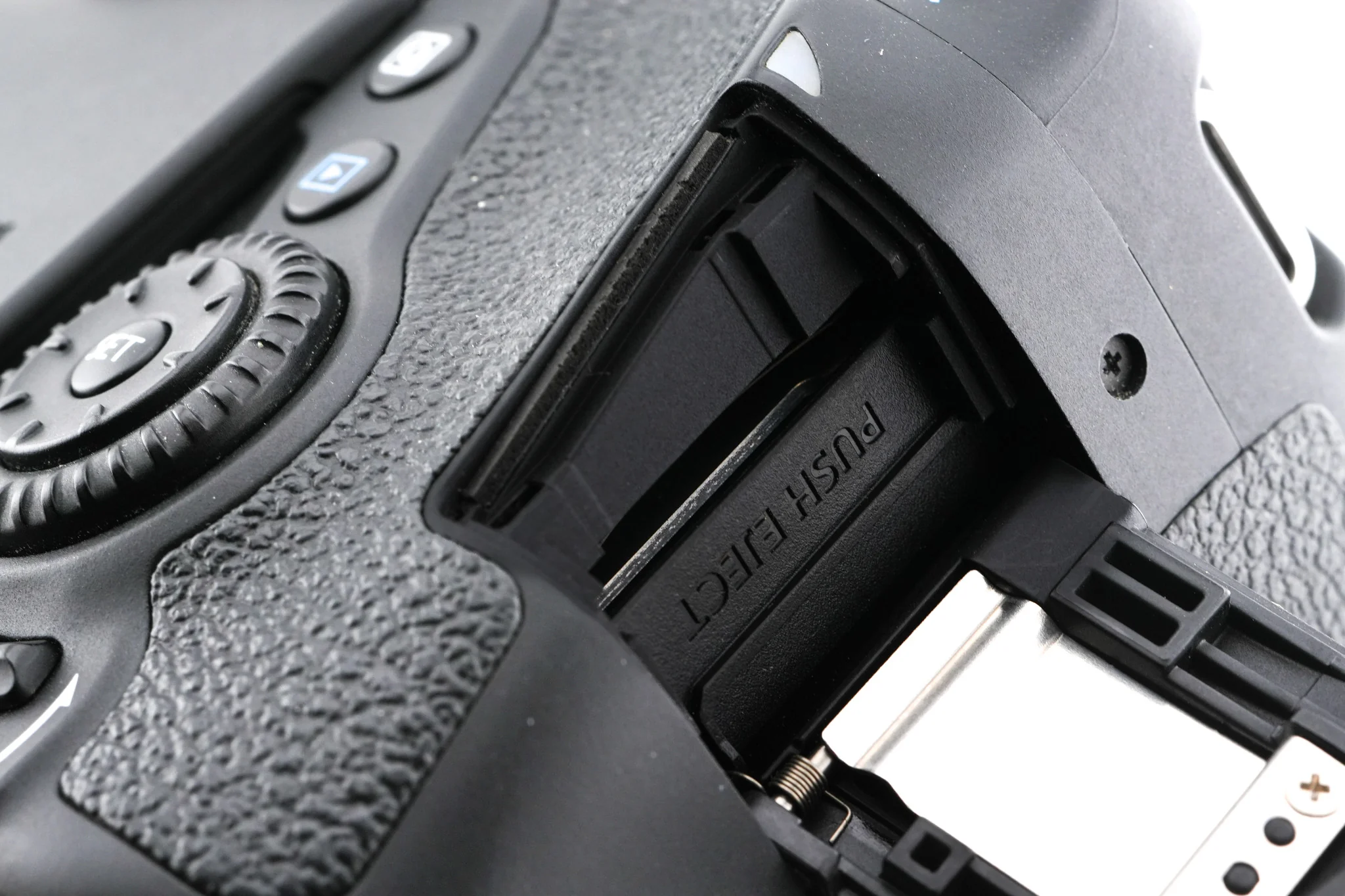 Canon EOS 80D - Image 7