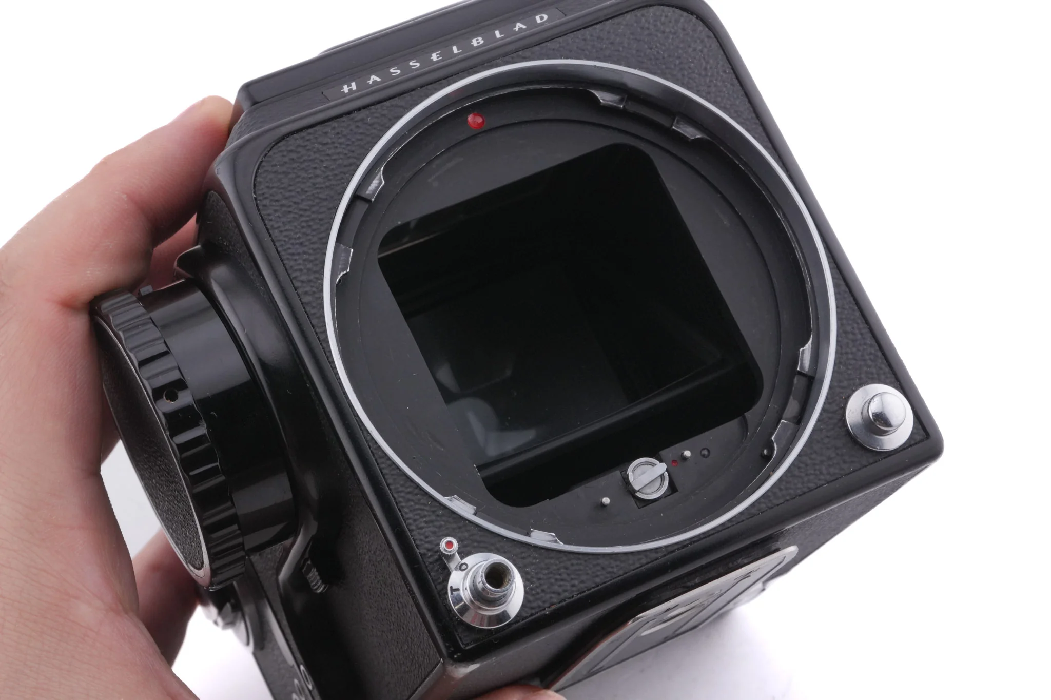 Hasselblad 500C/M (Black, 10170) + 80mm f2.8 Planar T* C (Black, 20028) + Waist Level Finder (Old / Black, 42277) + Standard Focusing Screen (42161) + A12 Film Magazine (Black, 30147) - Image 9