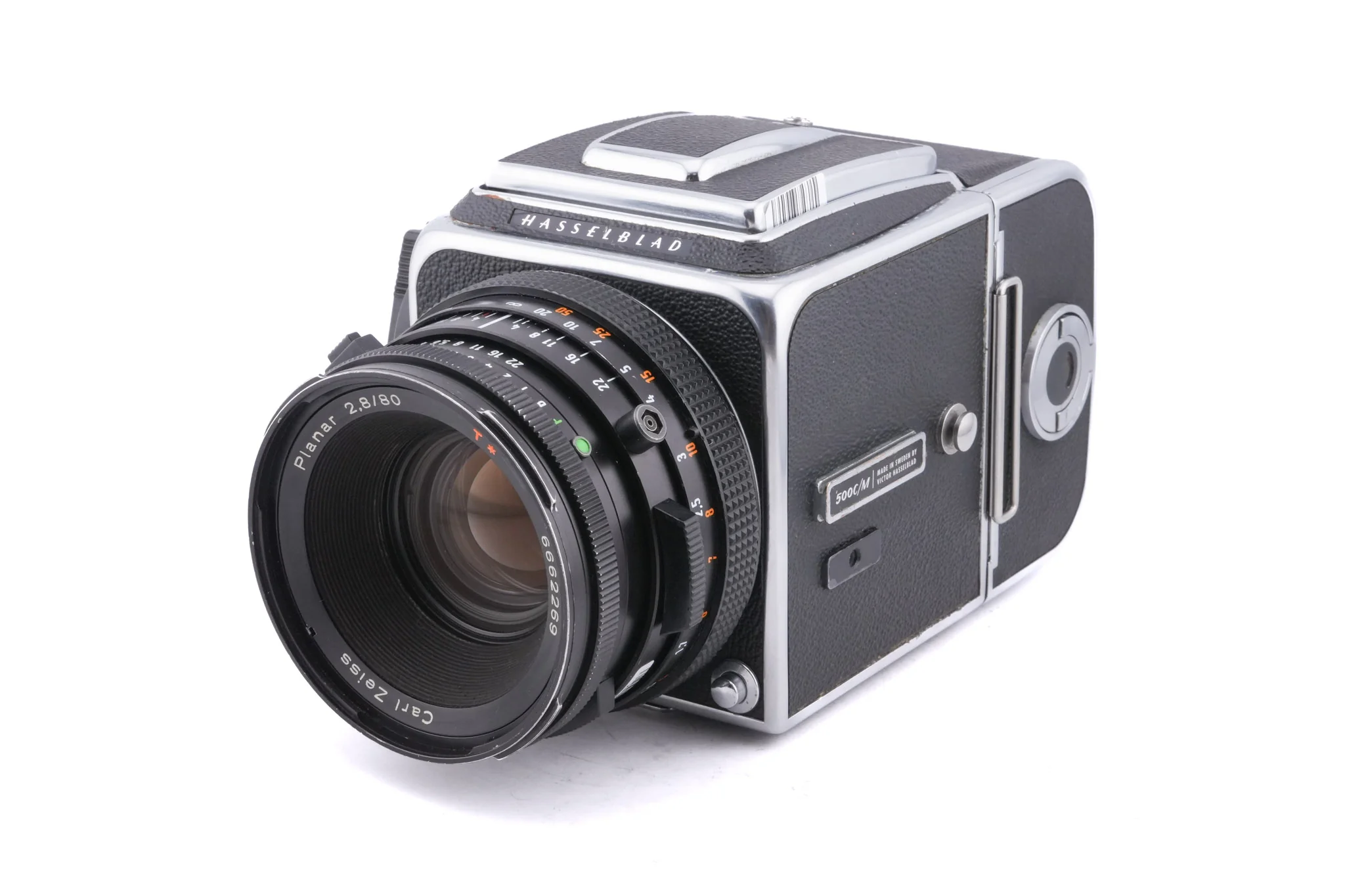 Hasselblad 500C/M (Silver, 10026) + 80mm f2.8 Planar T* CF (20029) + A12 Film Magazine (Silver, 30074) + Waist Level Finder (Old / Silver, 42021) + Standard Focusing Screen (42161)
