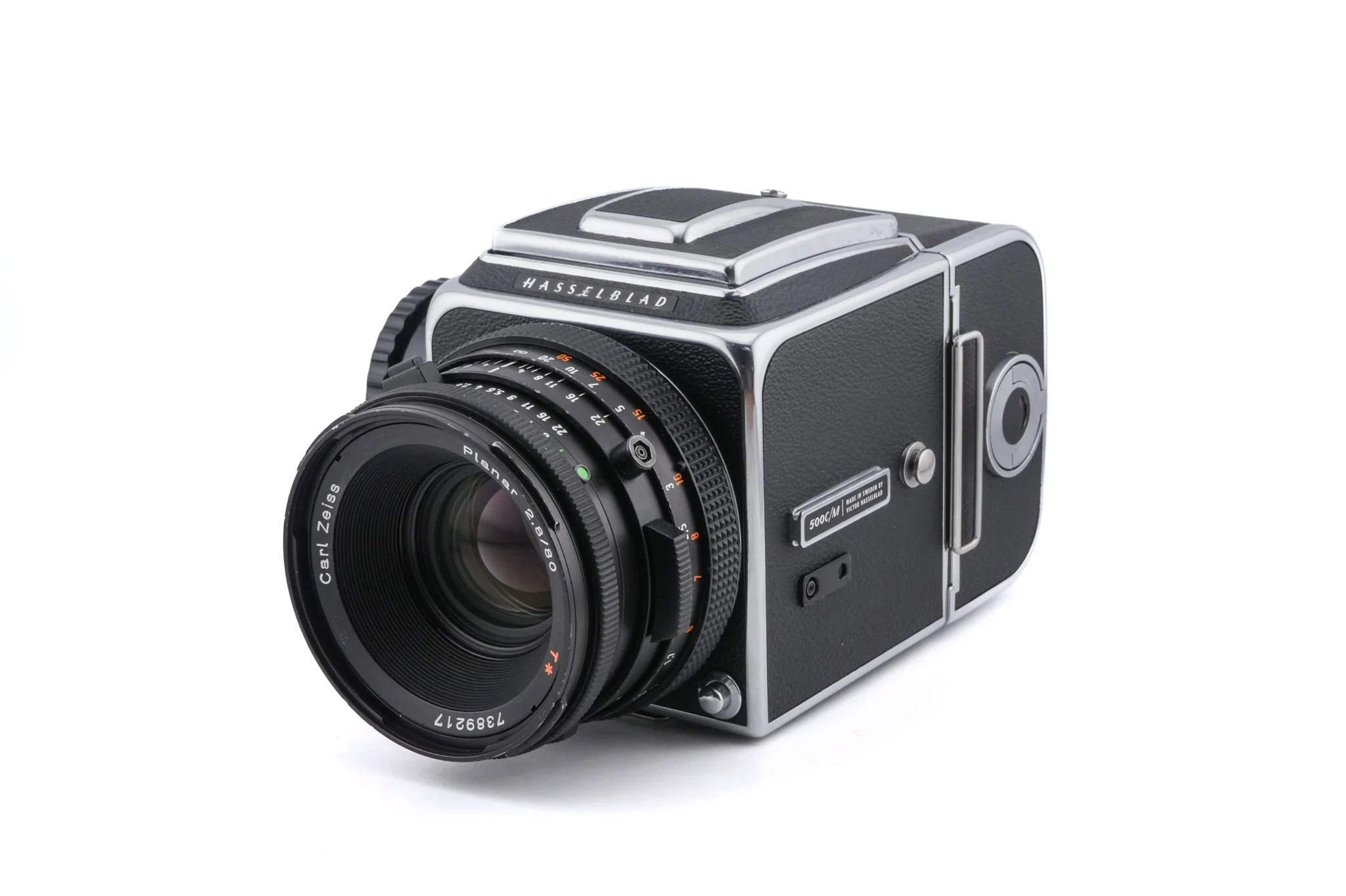 Hasselblad 500C/M (Silver, 10026) + Waist Level Finder (Old / Silver, 42021) + A12 Film Magazine (Silver, 30074) + 80mm f2.8 Planar T* CF (20029) + Standard Focusing Screen (42161)