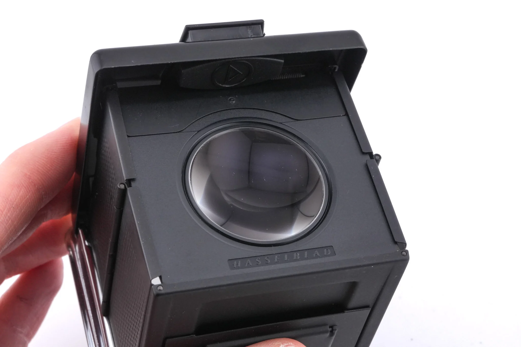 Hasselblad 501C (11045) + 80mm f2.8 Planar T* C (New) (20029) + A12N Film Magazine + Waist Level Finder (New / Black, 42323) + Acute Matte Focusing Screen (42165) - Image 14