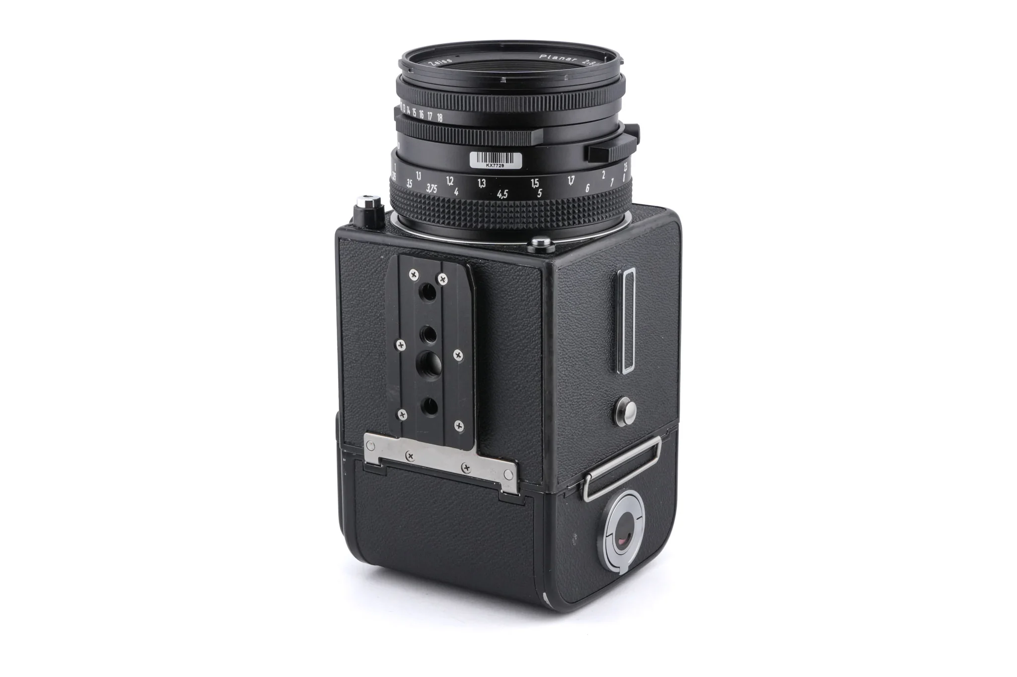 Hasselblad 501C (11045) + 80mm f2.8 Planar T* C (New) (20029) + A12N Film Magazine + Waist Level Finder (New / Black, 42323) + Acute Matte Focusing Screen (42165) - Image 6