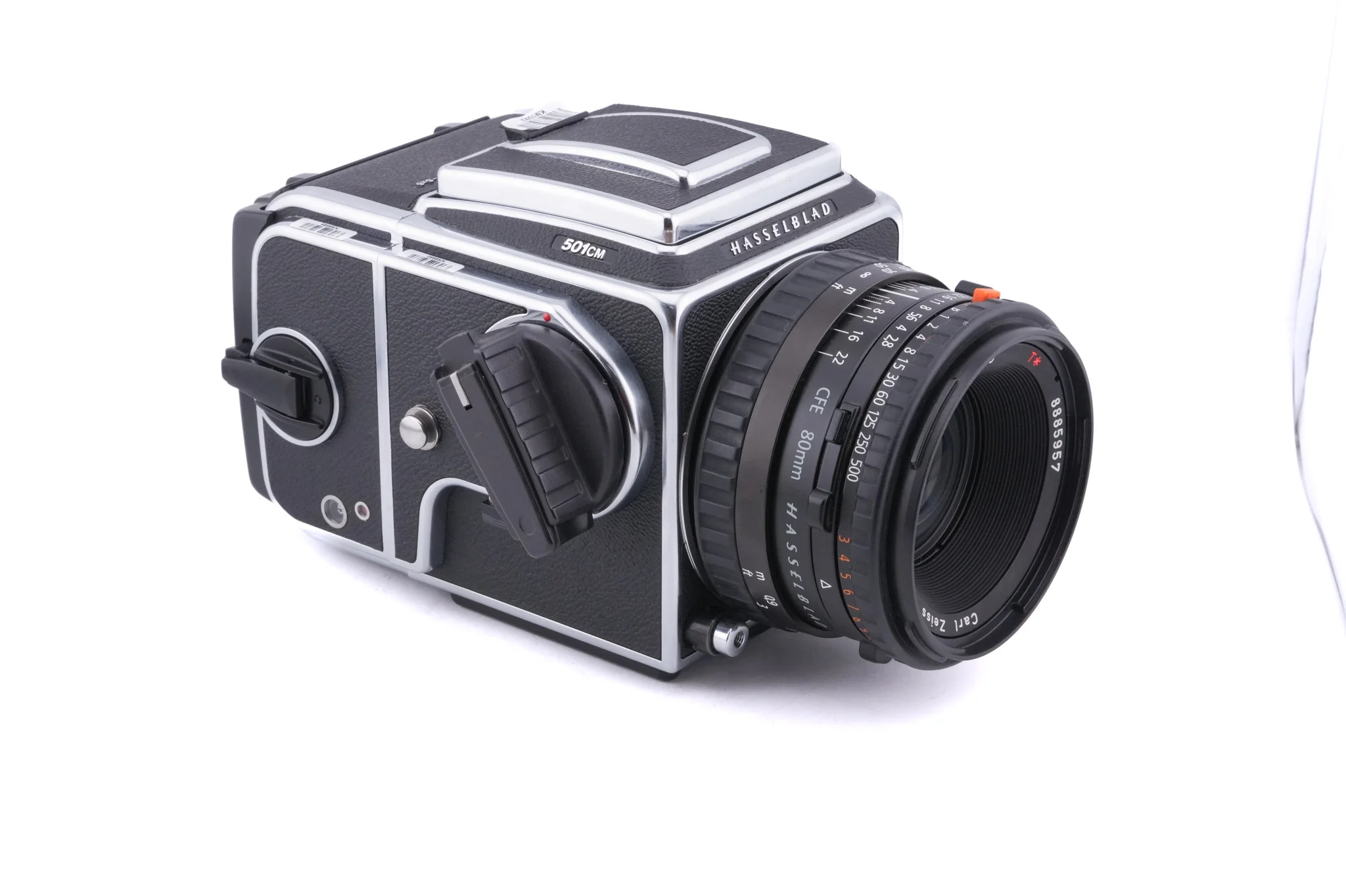 Hasselblad 501CM (Silver, 10238) + 80mm f2.8 Planar T* CFE (20034) + Acute Matte D Grid / Split Image Focusing Screen (42217) + A12N Film Magazine + Waist Level Finder (New / Chrome, 42315) - Image 2
