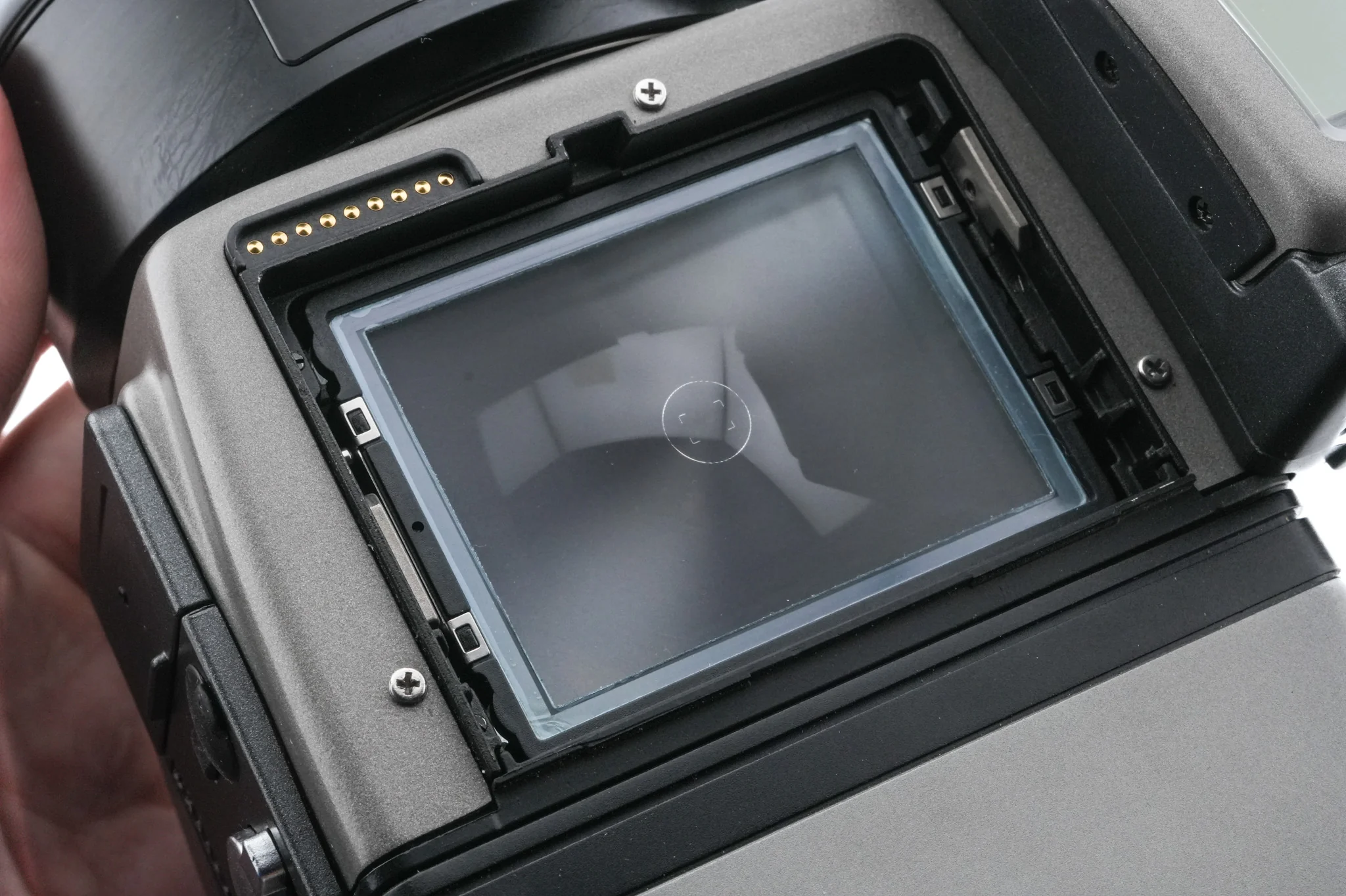 Hasselblad H1 (3013050) + 80mm f2.8 HC + P40+ Digital Back + HV 90x Viewfinder - Image 7