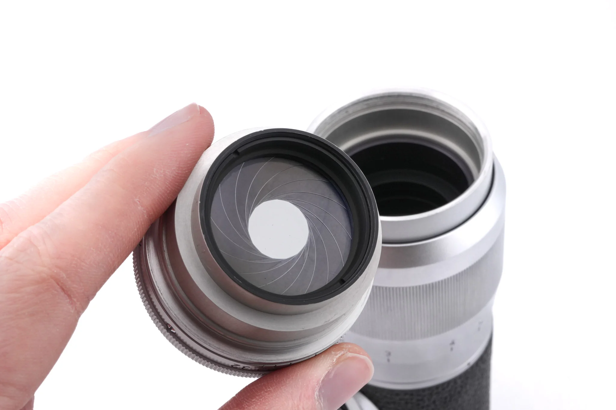 Leica 135mm f4.5 Hektor (Silver, HEFAR) - Image 5