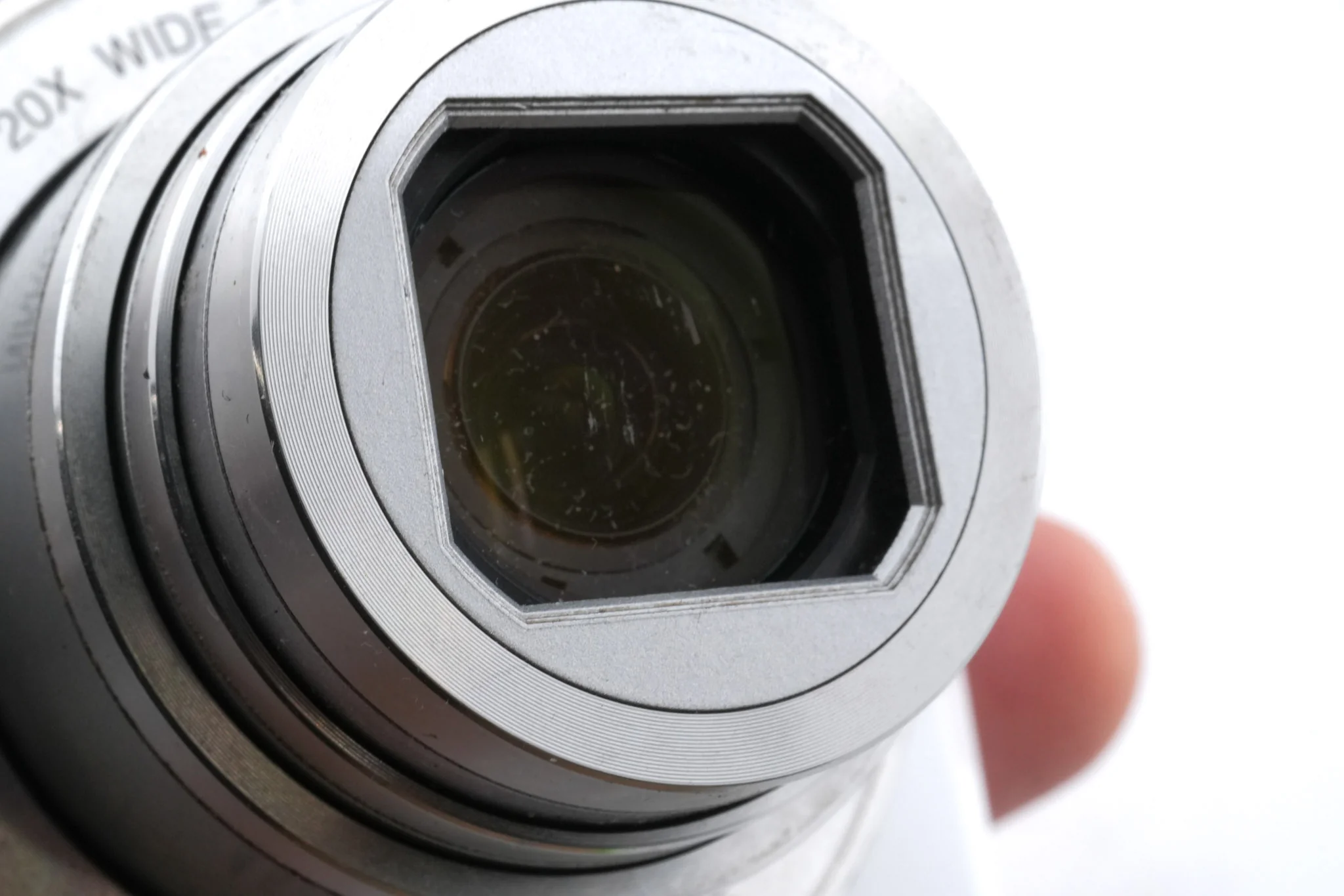 Nikon Coolpix S7000 - Image 4