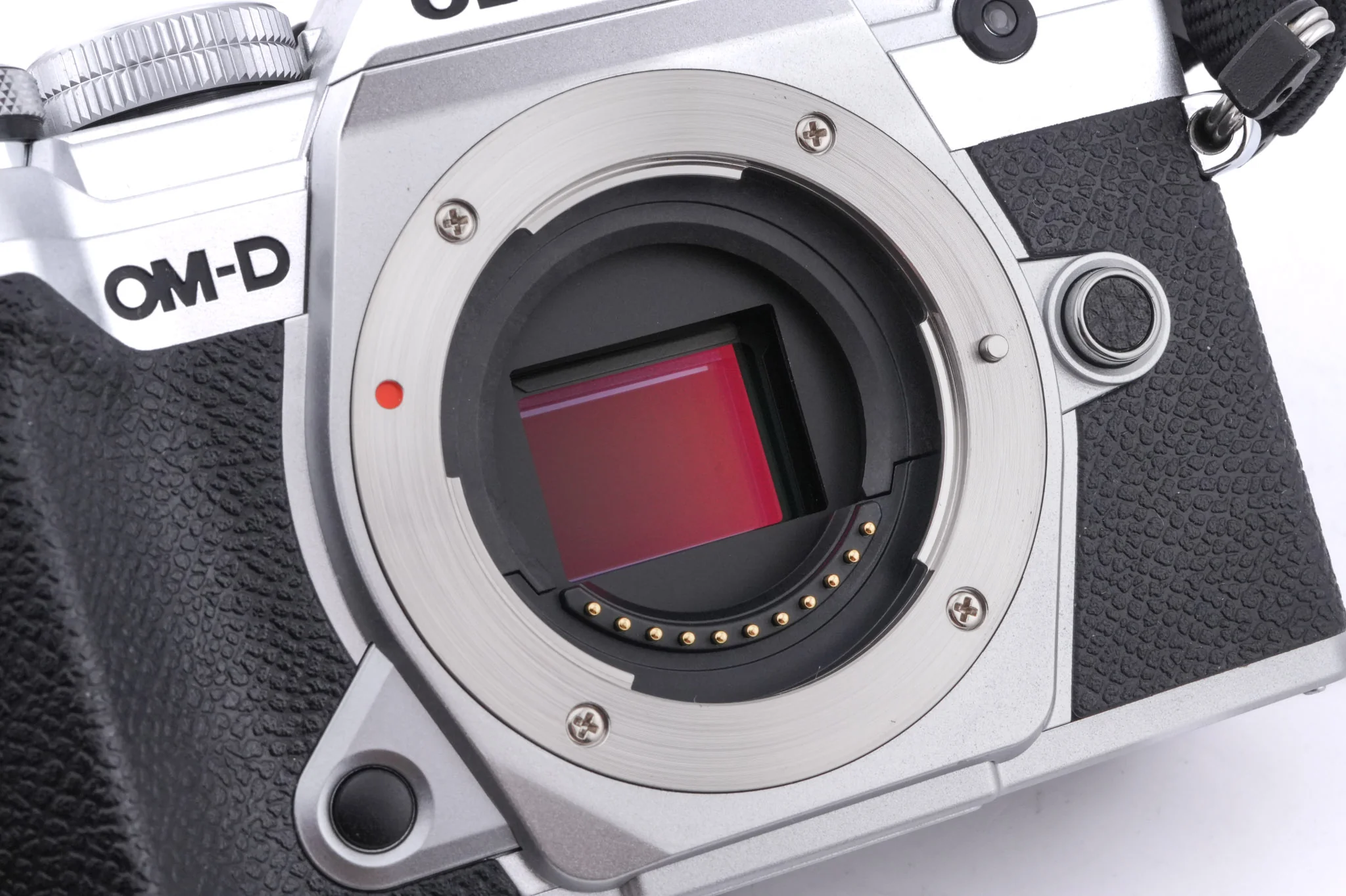 Olympus OM-D E-M5 Mark III - Image 9