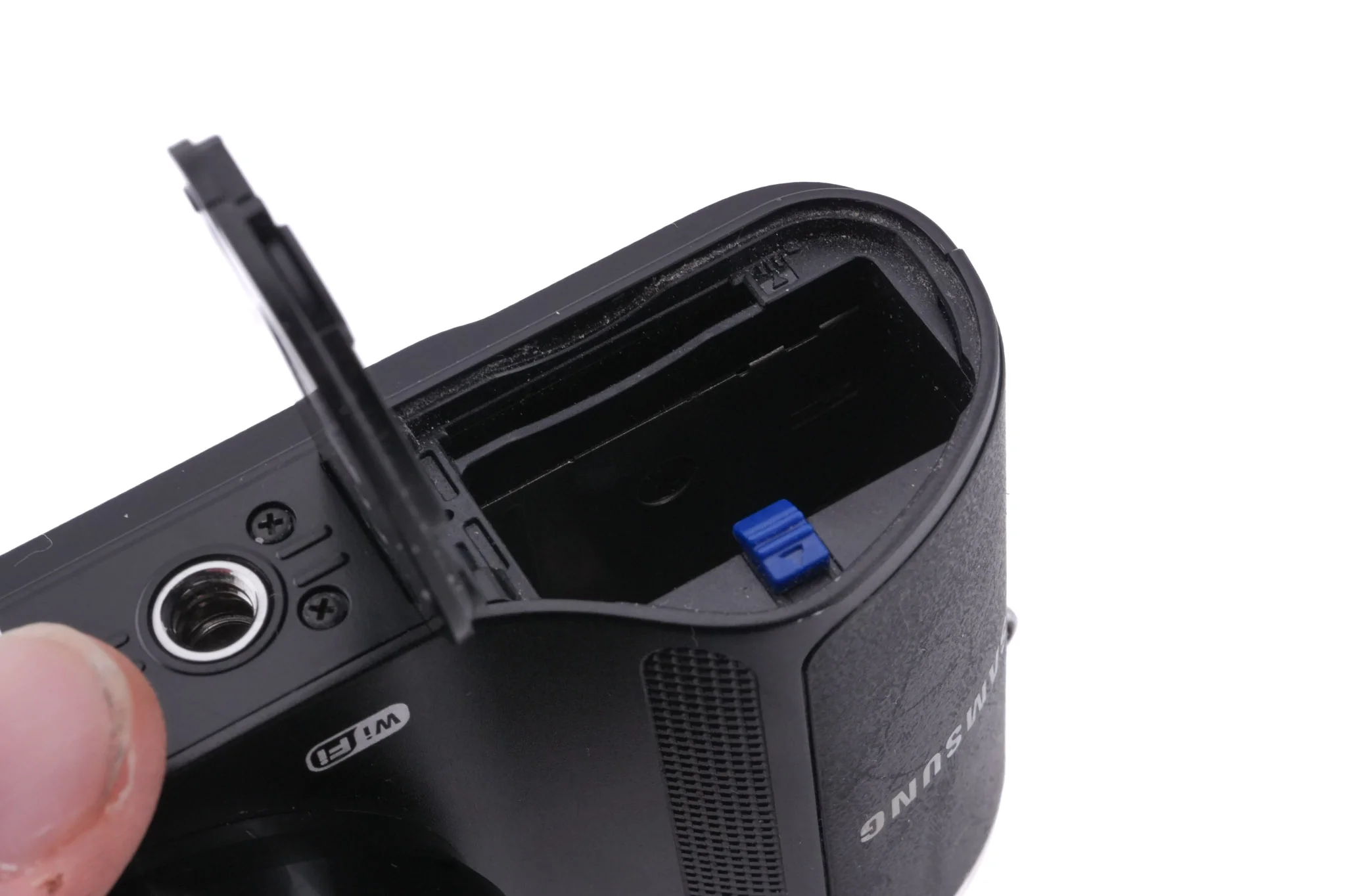Samsung NX210 + 18-55mm f3.5-5.6 III OIS i-Function - Image 8