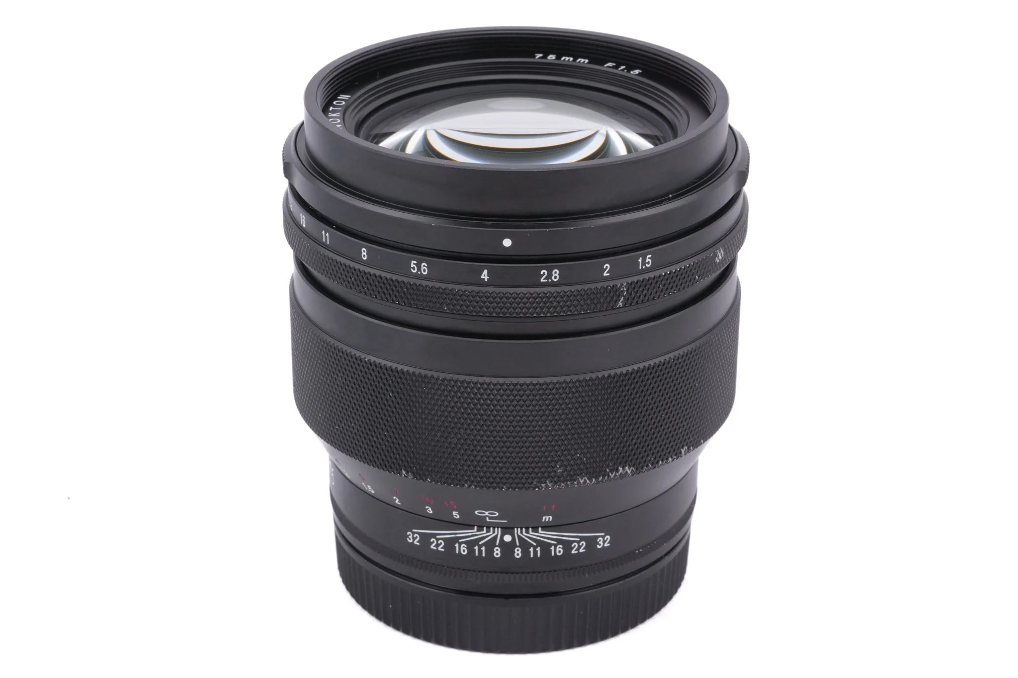 Voigtländer 75mm f1.5 Nokton Asph.